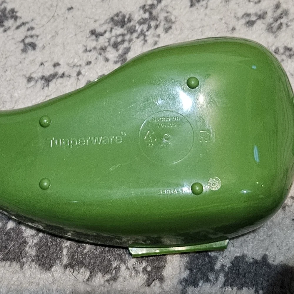 Tupperware Fruit/Vegetable Keeper-green‎ Pepper Keeper Food Preservation Storage